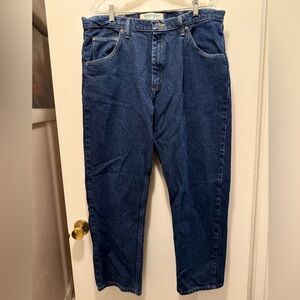 Men’s Regular Fit Wrangler Jeans